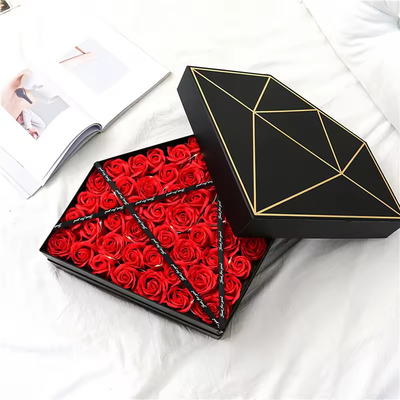 comprare Rivestimento UV Stampa Fioraio Scatole di cartone Rosa Cartone Pentagono Rose Scatola regalo fabbricazione online